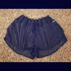 LORNA JANE Running shorts - Small